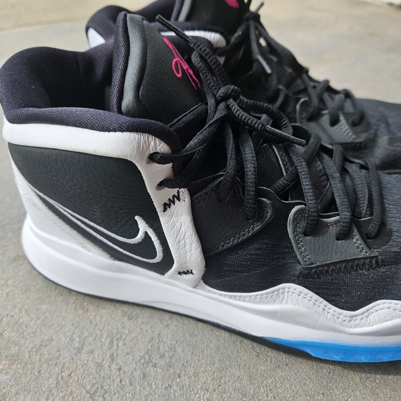 Nike Kyrie Infinity South Beach Shoes - Picture 5 of 11